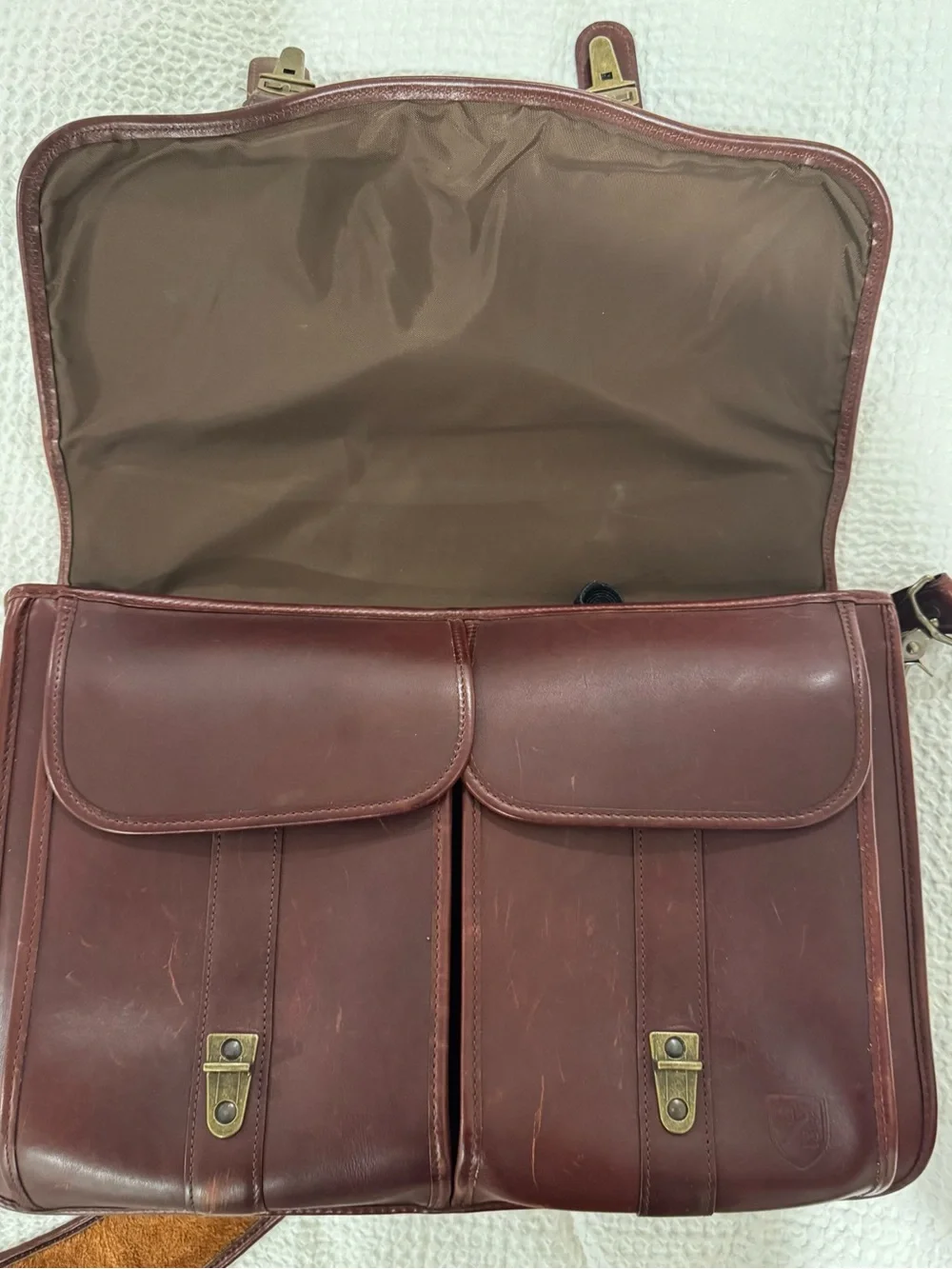 Allen Edmonds Genuine Leather Briefcase / Messenger Bag – Brown